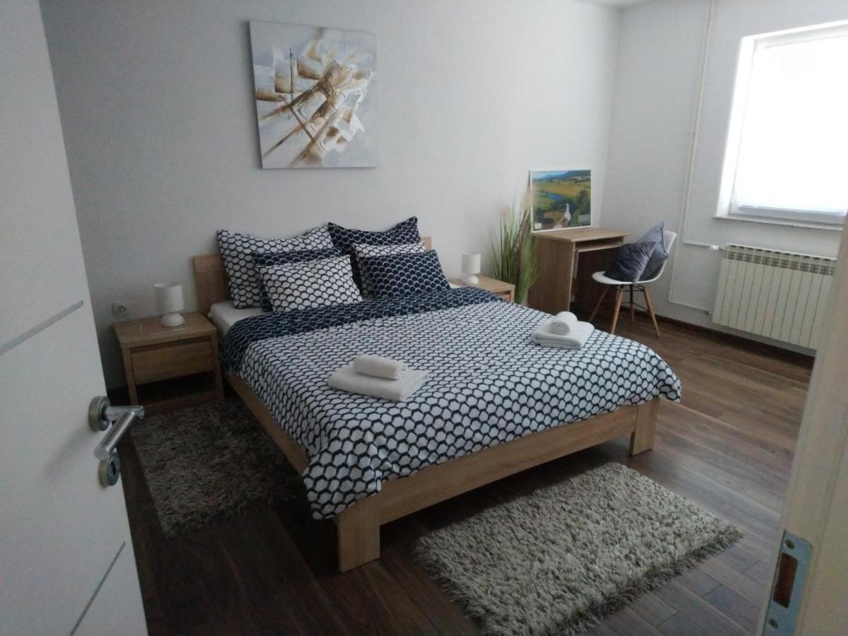 Apartman Danijela Otočac Esterno foto