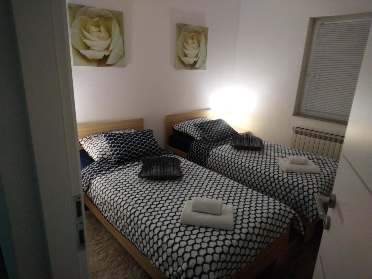 Apartman Danijela Otočac Esterno foto
