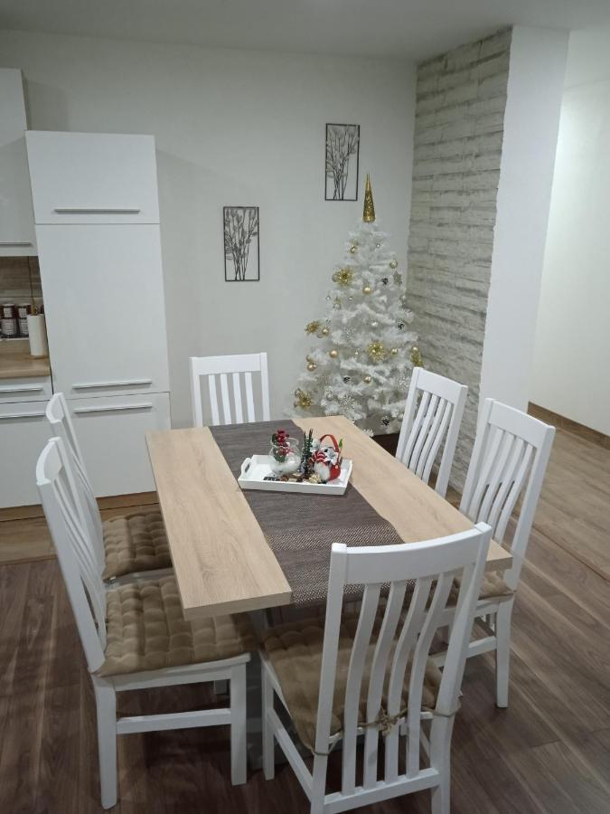 Apartman Danijela Otočac Esterno foto