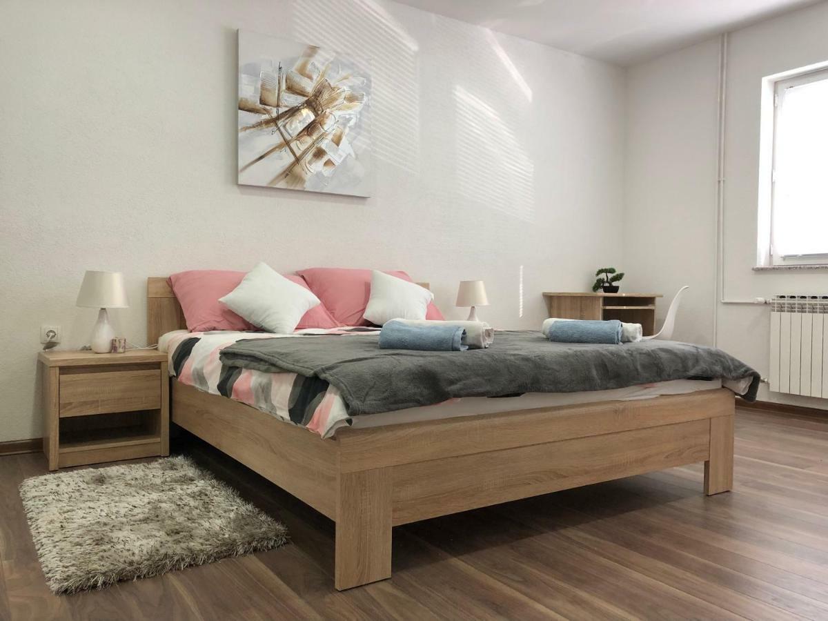 Apartman Danijela Otočac Esterno foto