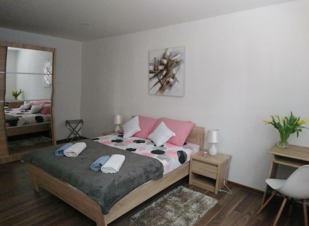 Apartman Danijela Otočac Esterno foto